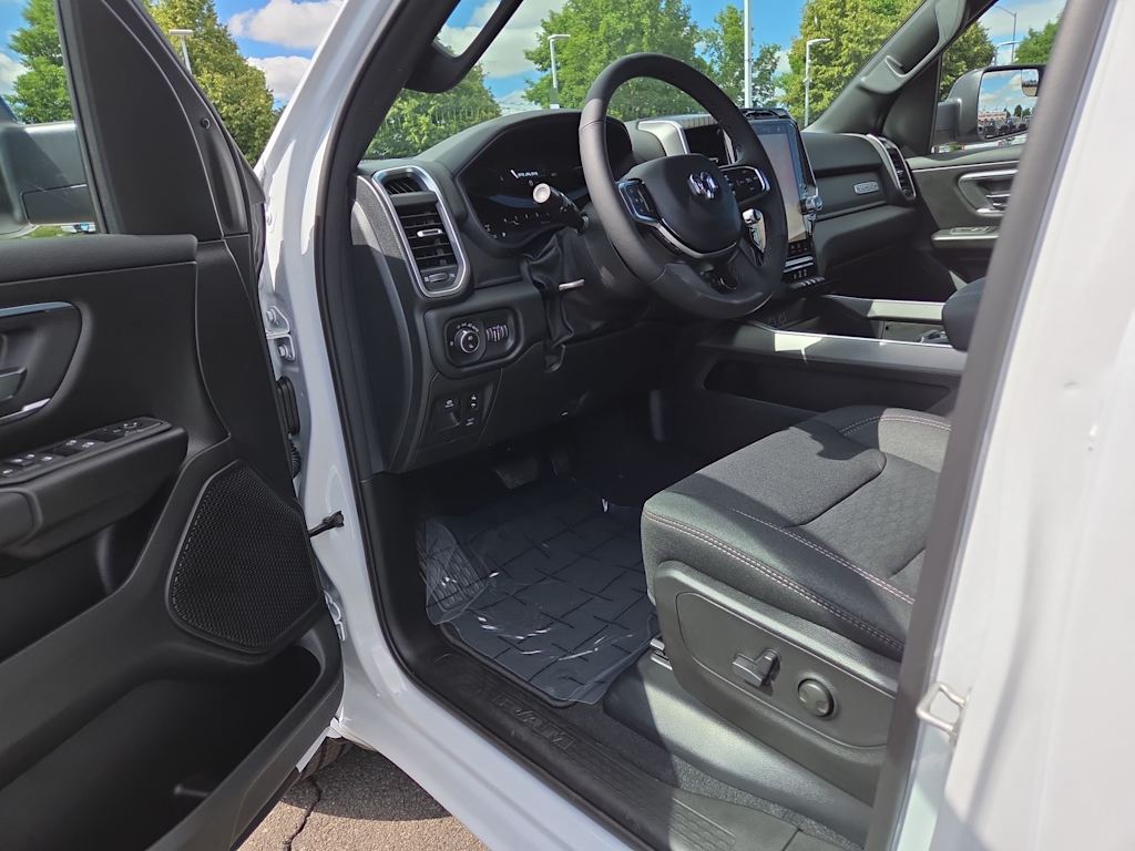 Thumbnail: 2026 RAM 1500 - 2