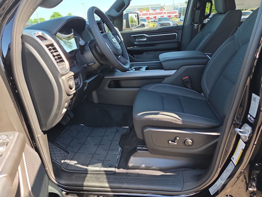 Thumbnail: 2026 RAM 1500 - 9