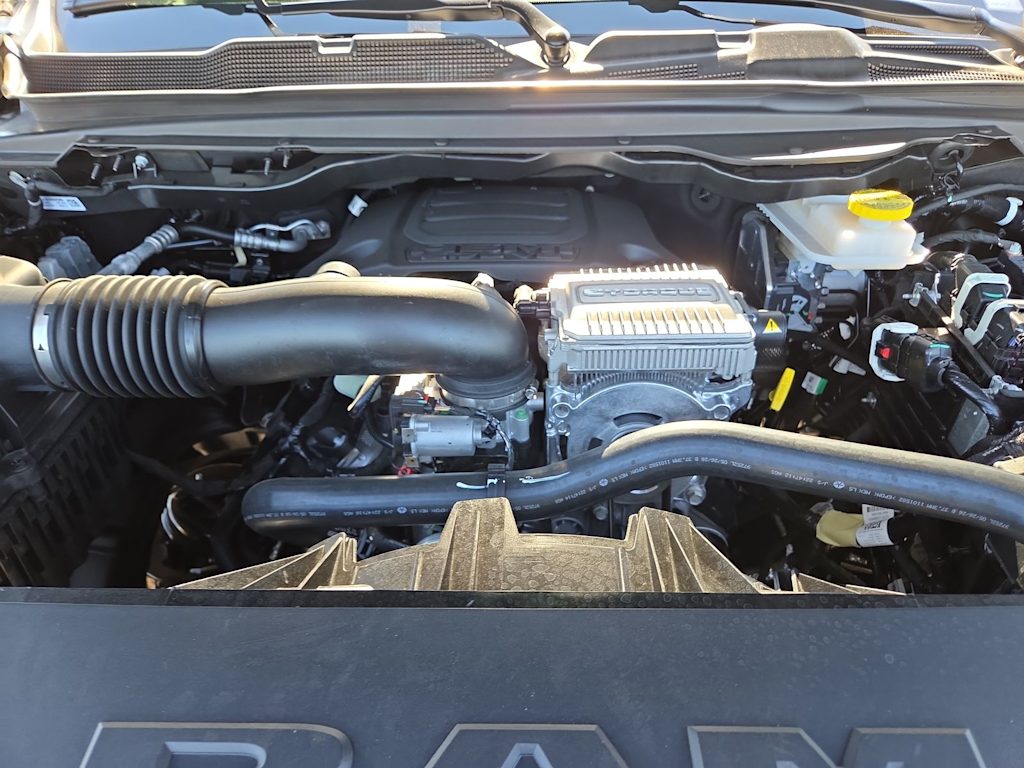 Thumbnail: 2026 RAM 1500 - 9