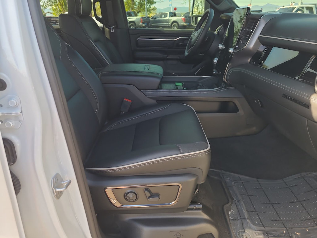 Thumbnail: 2025 RAM 1500 - 11