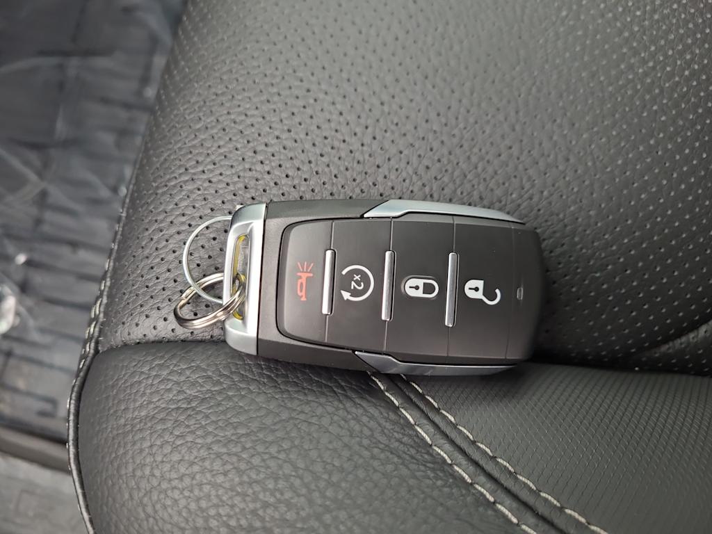 Thumbnail: 2026 RAM 1500 - 17