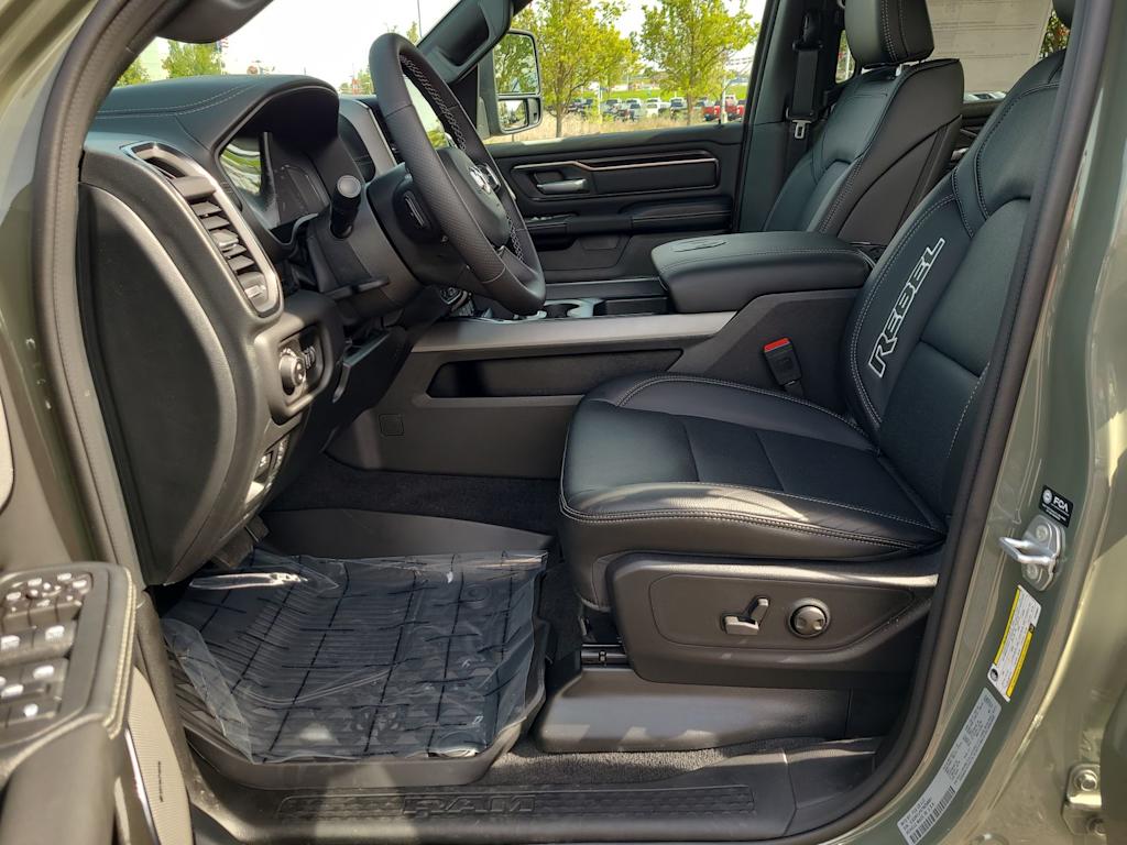 Thumbnail: 2026 RAM 1500 - 9