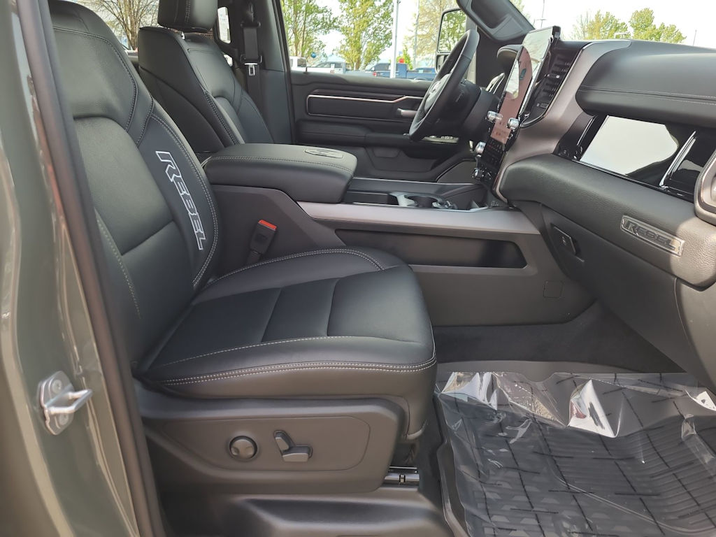 Thumbnail: 2026 RAM 1500 - 10