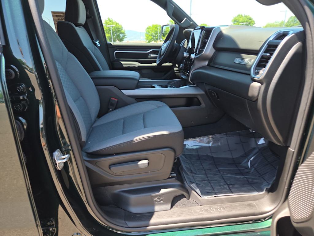 Thumbnail: 2026 RAM 1500 - 27
