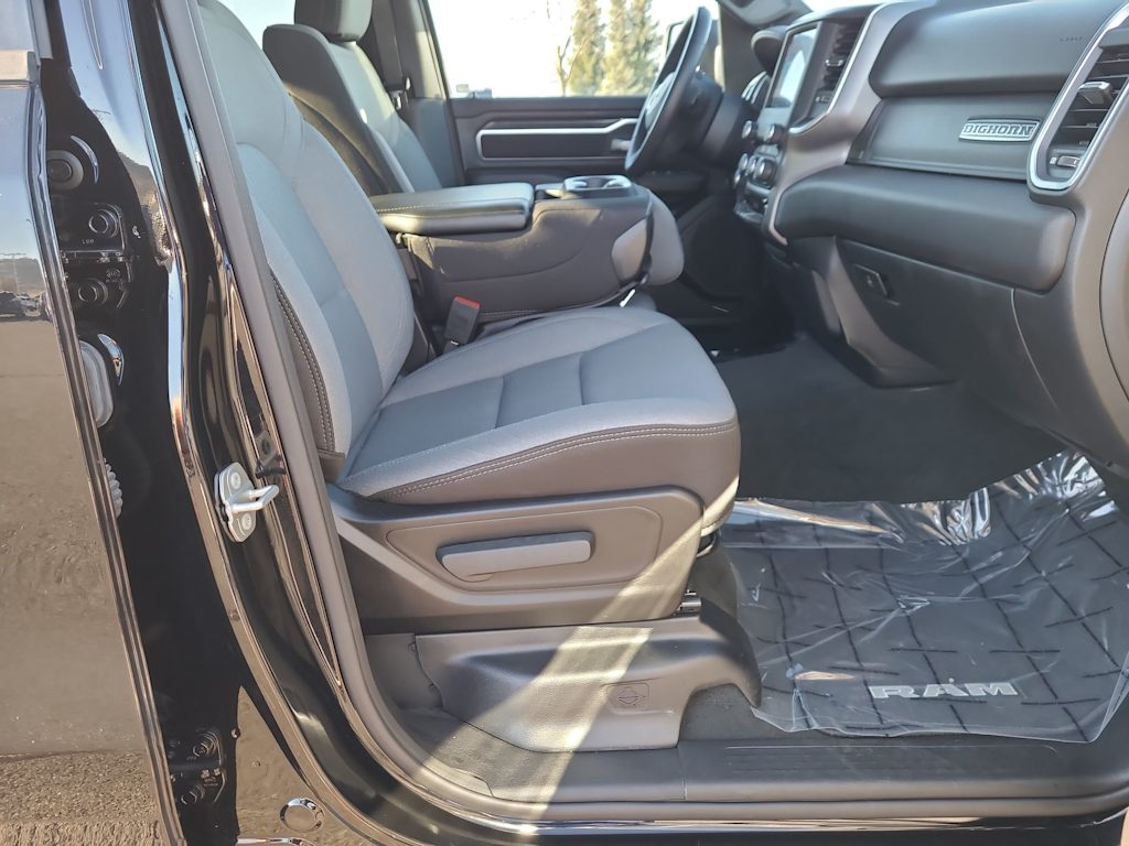 Thumbnail: 2024 RAM 1500 - 27
