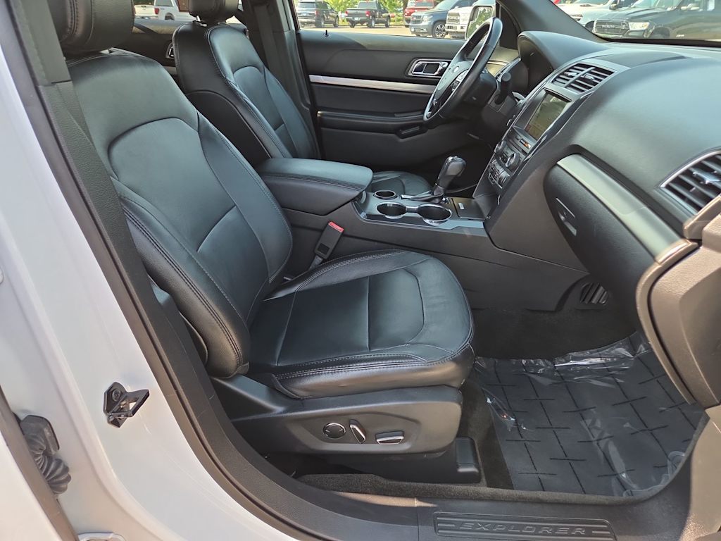 Thumbnail: 2018 Ford Explorer - 12