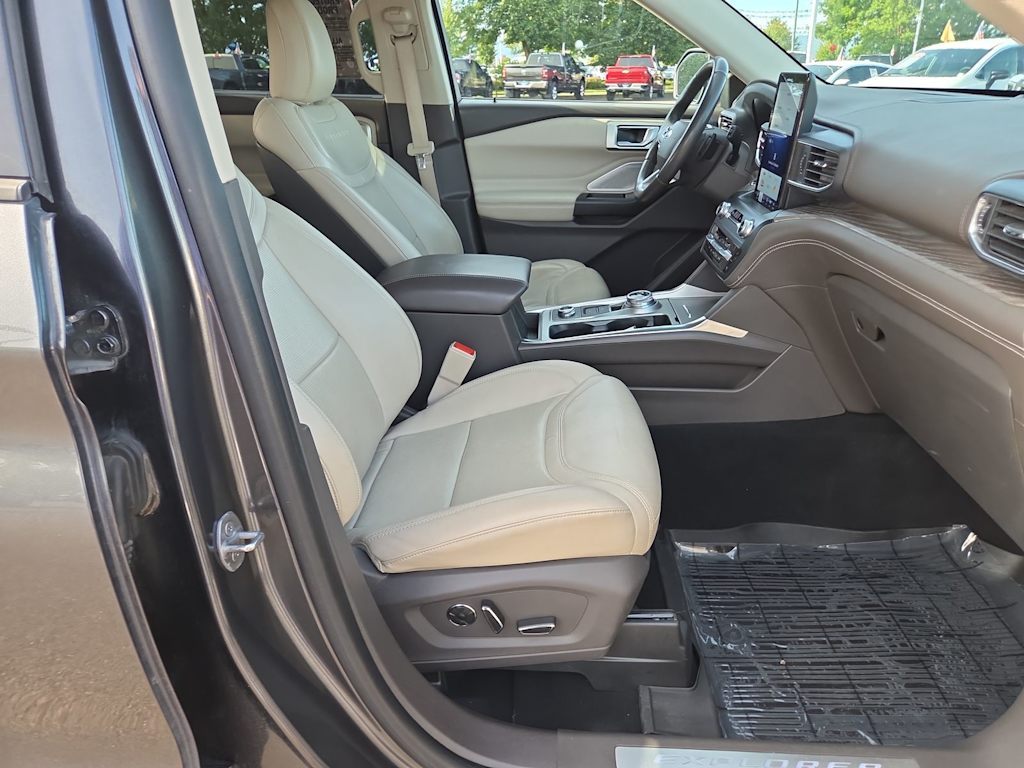Thumbnail: 2020 Ford Explorer - 10