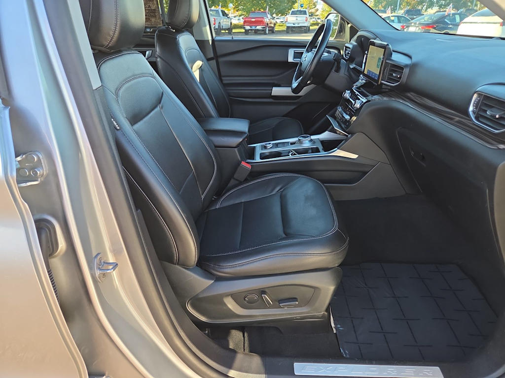 Thumbnail: 2022 Ford Explorer - 10