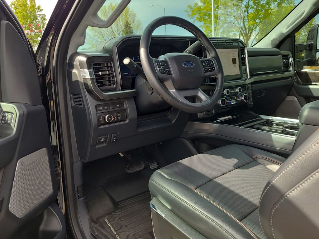 2024 Ford F-450 Lariat 2