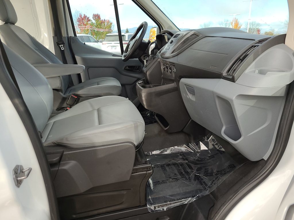 2017 Ford Transit Series 250 28