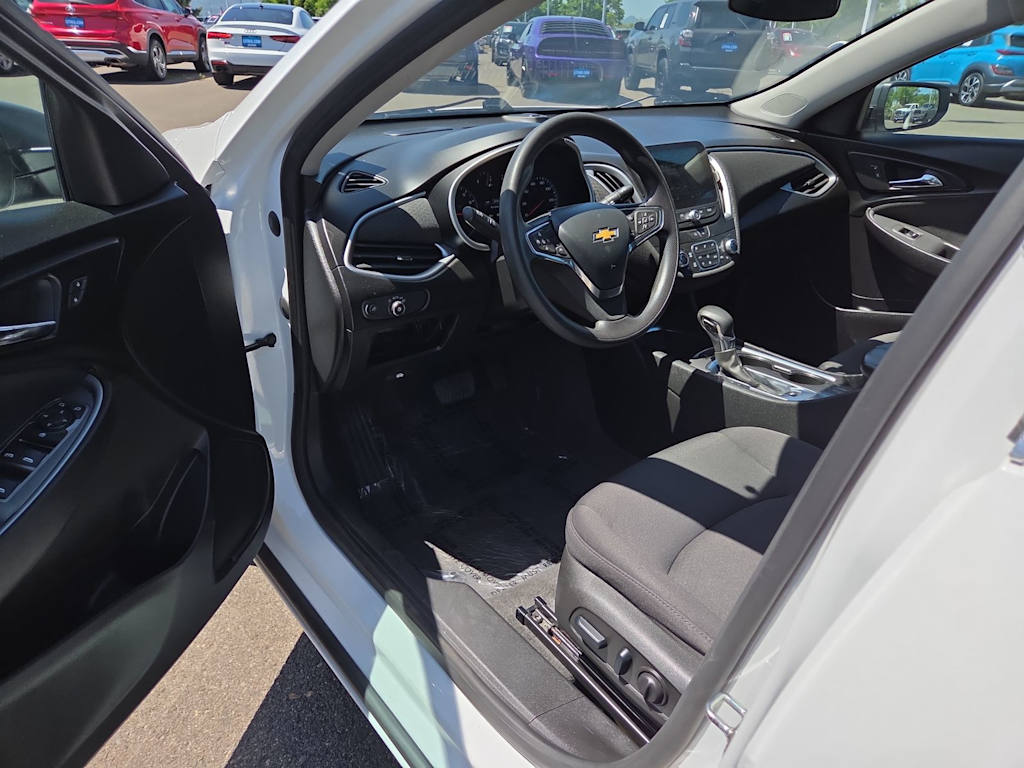 Thumbnail: 2024 Chevrolet Malibu - 2