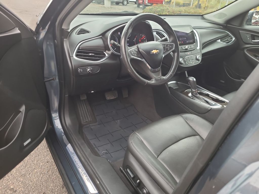 Thumbnail: 2020 Chevrolet Malibu - 2