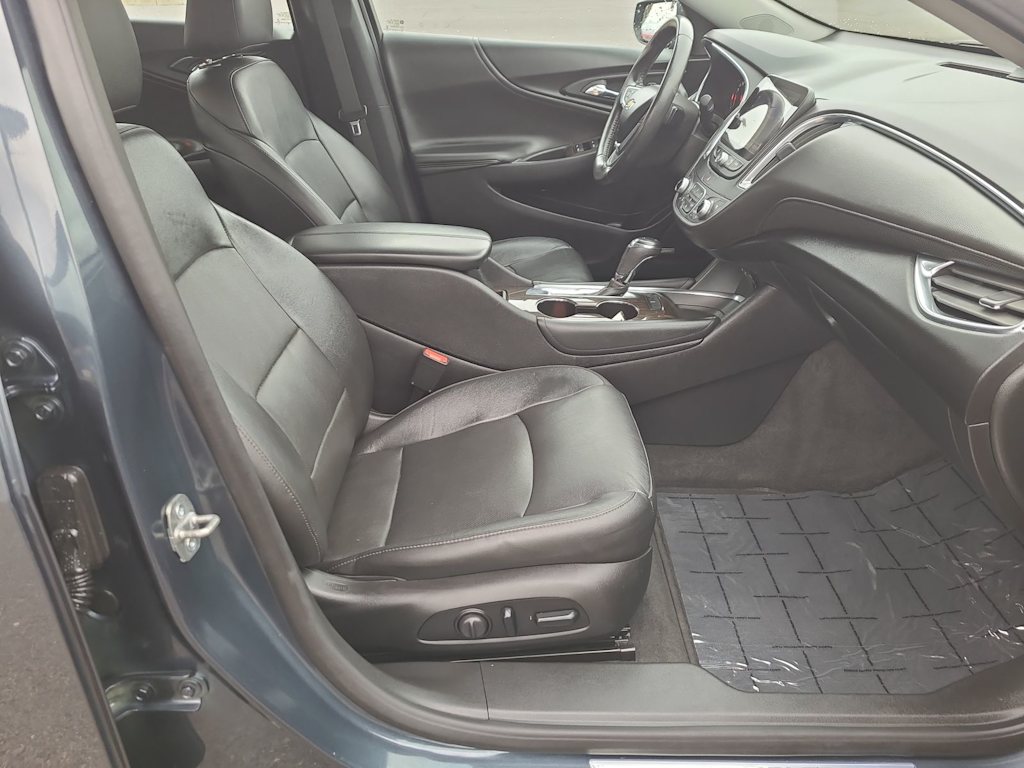 Thumbnail: 2020 Chevrolet Malibu - 12