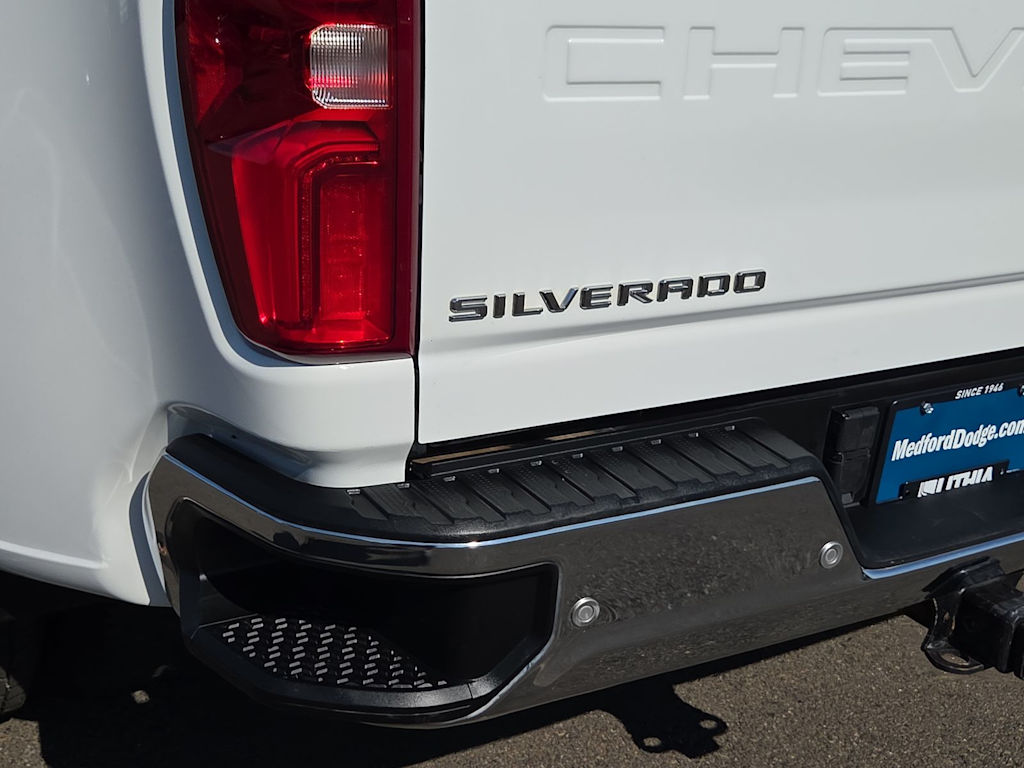 Thumbnail: 2021 Chevrolet Silverado 3500 - 26
