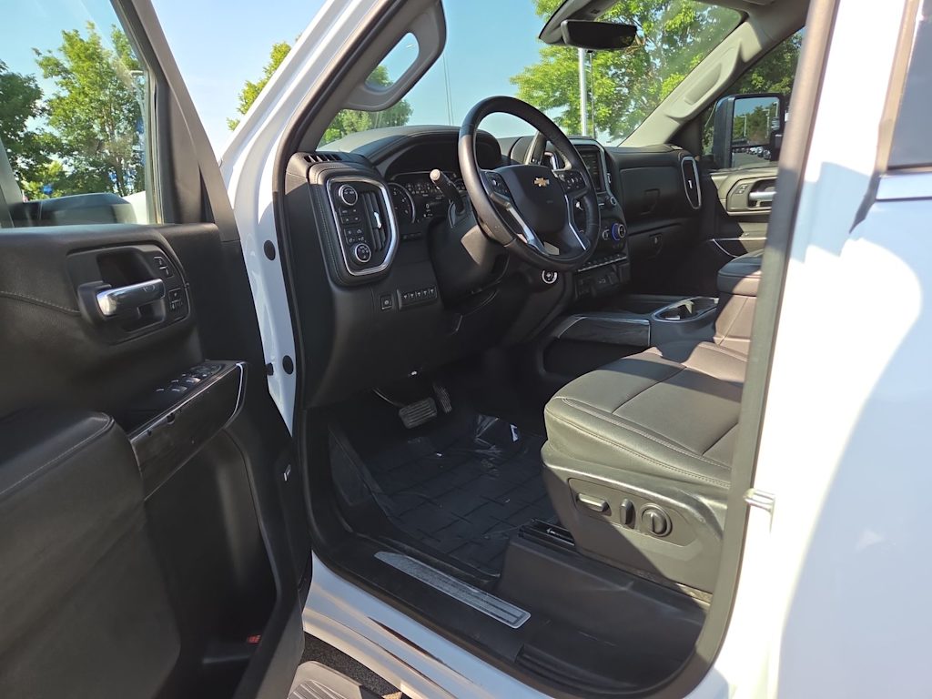 Thumbnail: 2021 Chevrolet Silverado 3500 - 21