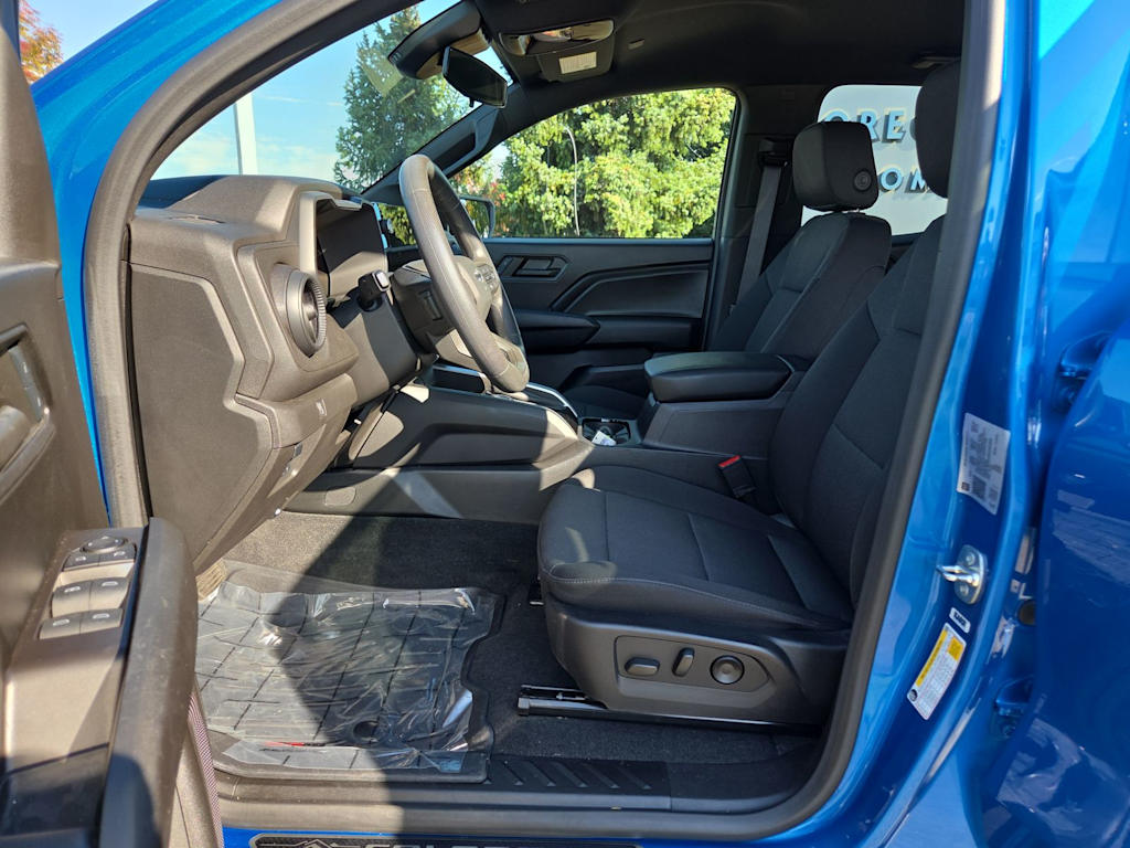 Thumbnail: 2024 Chevrolet Colorado - 10