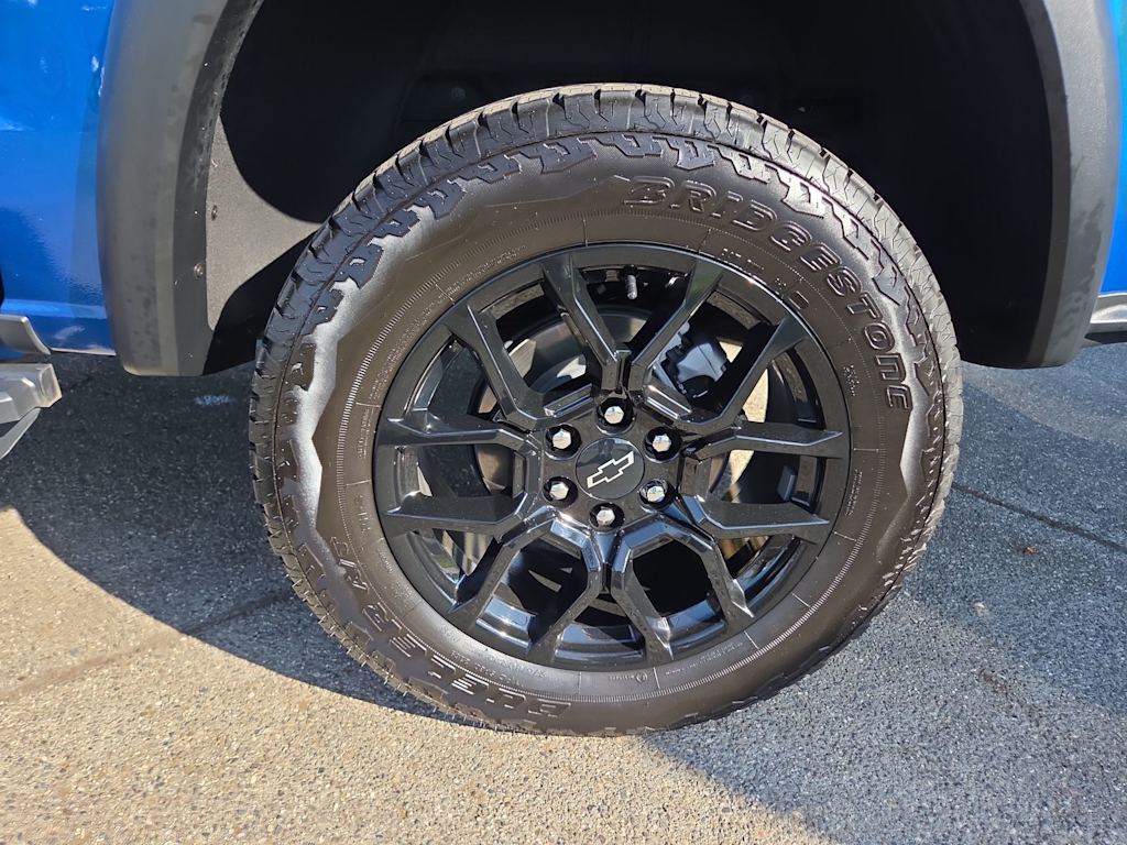 Thumbnail: 2024 Chevrolet Colorado - 25