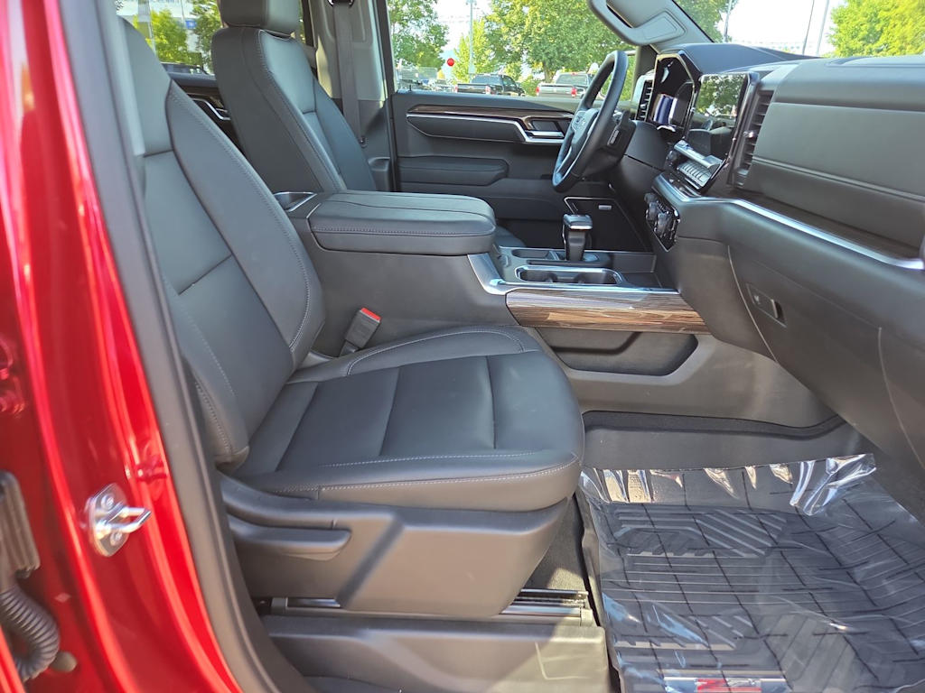 Thumbnail: 2026 Chevrolet Silverado 1500 - 10