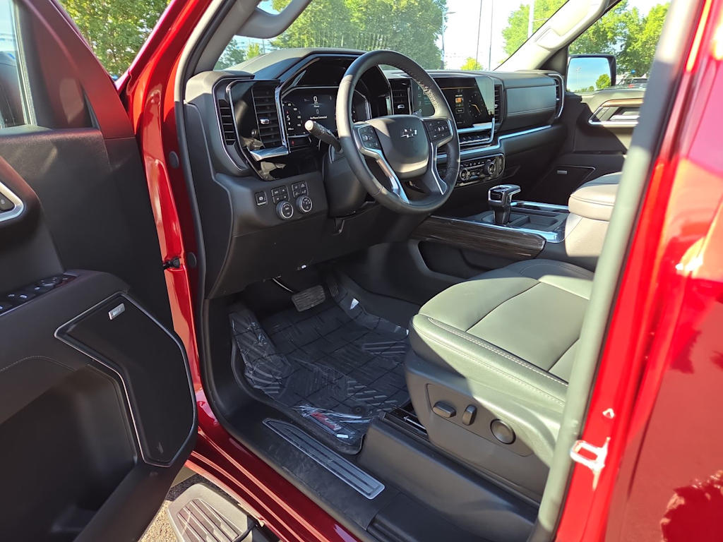 Thumbnail: 2026 Chevrolet Silverado 1500 - 22