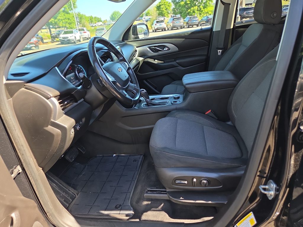 Thumbnail: 2020 Chevrolet Traverse - 11