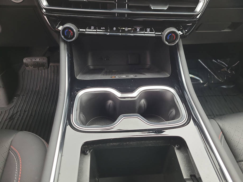 Thumbnail: 2025 Chevrolet Traverse - 14