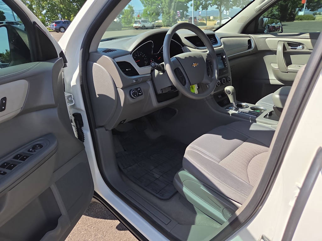 Thumbnail: 2015 Chevrolet Traverse - 23