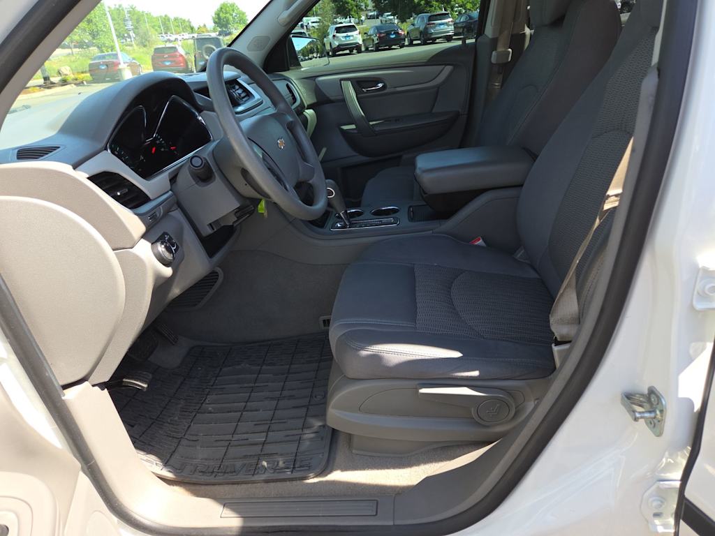 Thumbnail: 2015 Chevrolet Traverse - 10