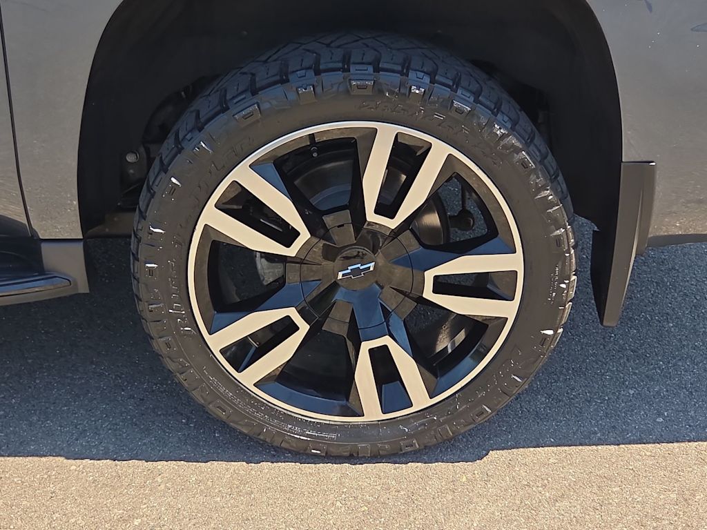 Thumbnail: 2019 Chevrolet Suburban - 8