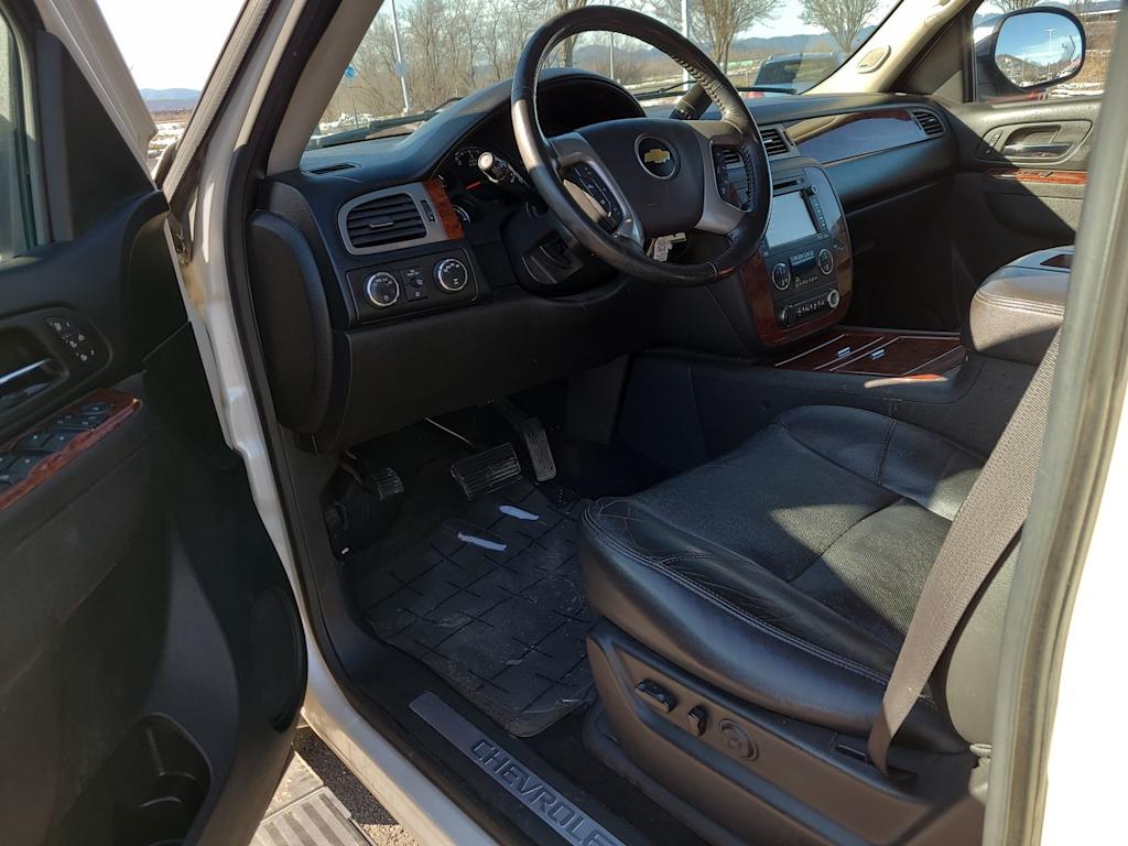 2013 Chevrolet Suburban 1500 LTZ 22