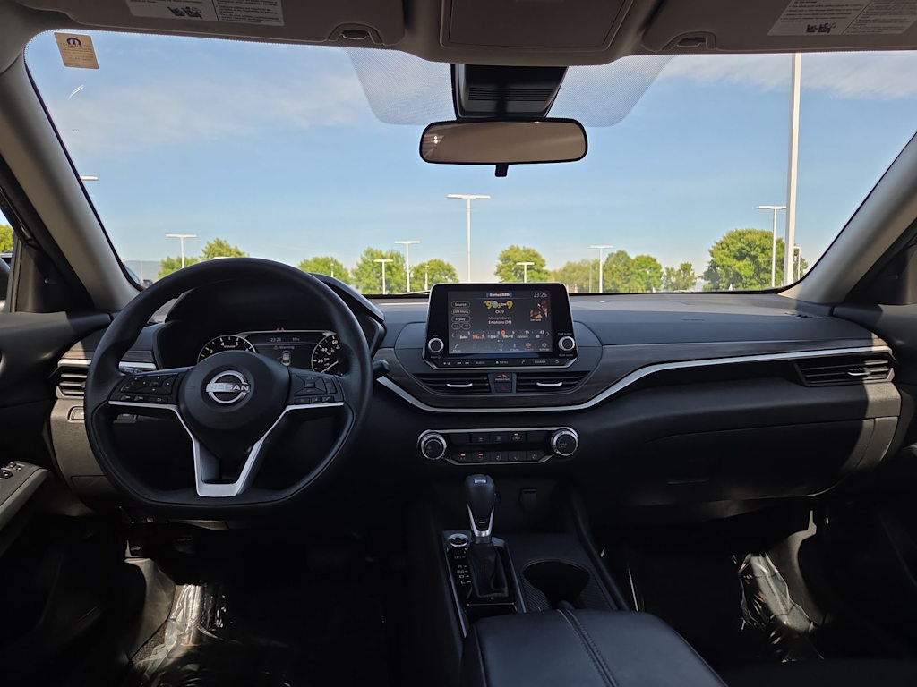 Thumbnail: 2025 Nissan Altima - 10