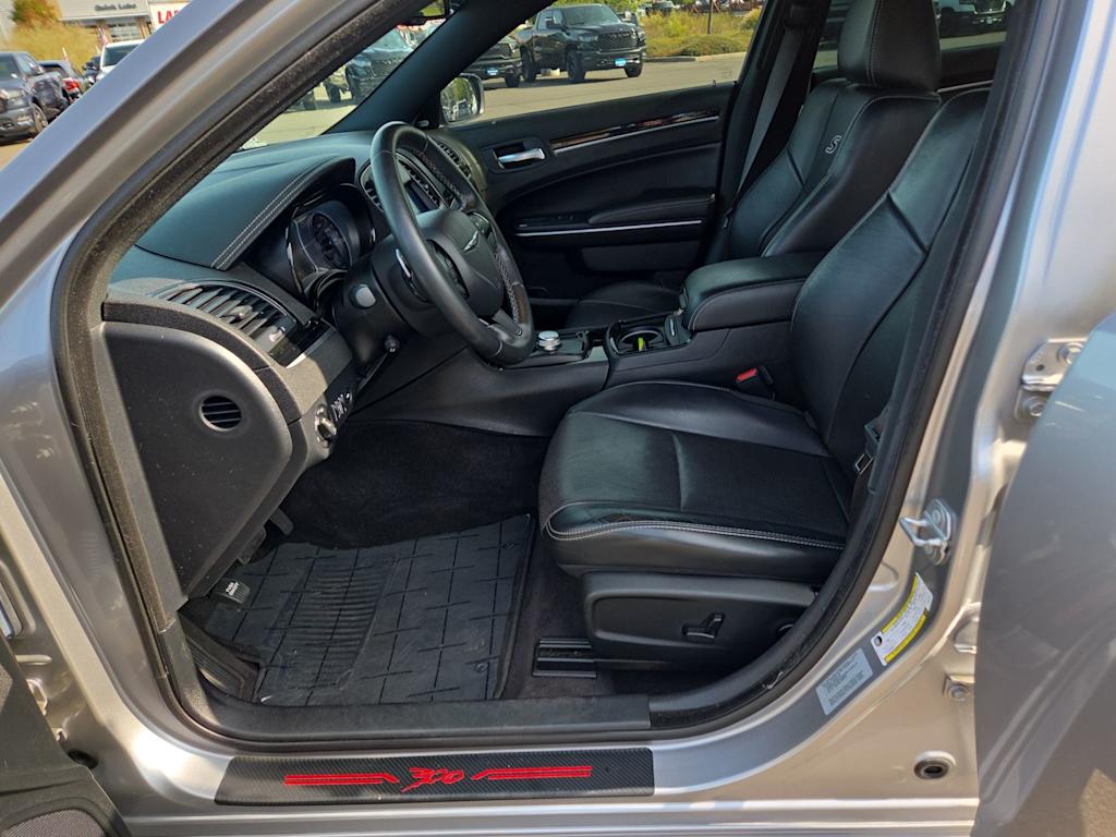 Thumbnail: 2018 Chrysler 300 - 9