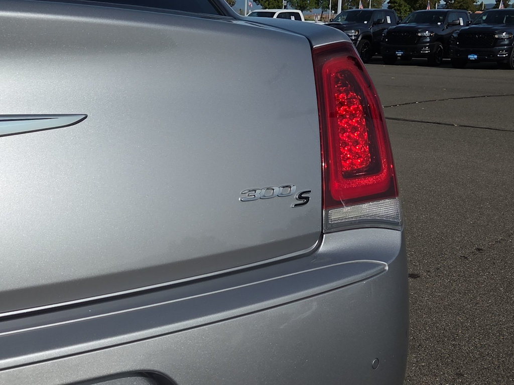 Thumbnail: 2018 Chrysler 300 - 27