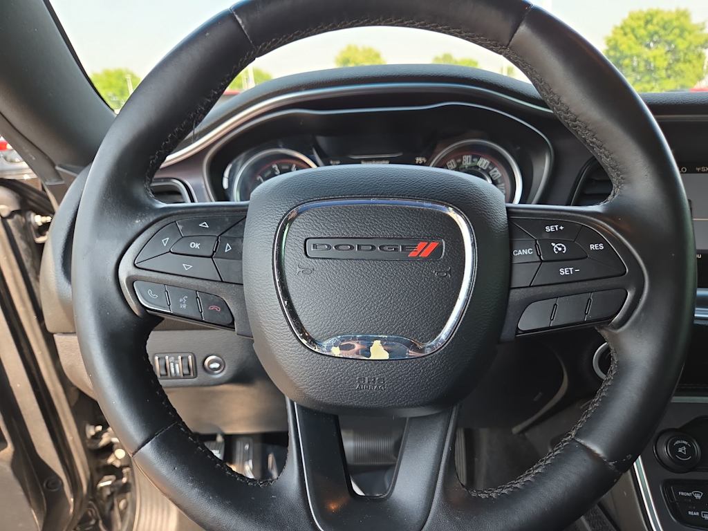 Thumbnail: 2015 Dodge Challenger - 14