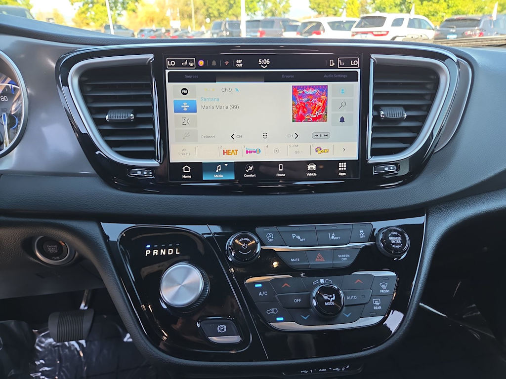 Thumbnail: 2025 Chrysler Pacifica - 14