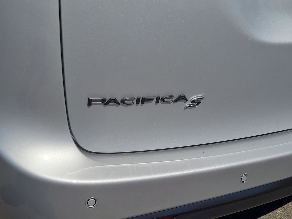 Thumbnail: 2026 Chrysler Pacifica - 7