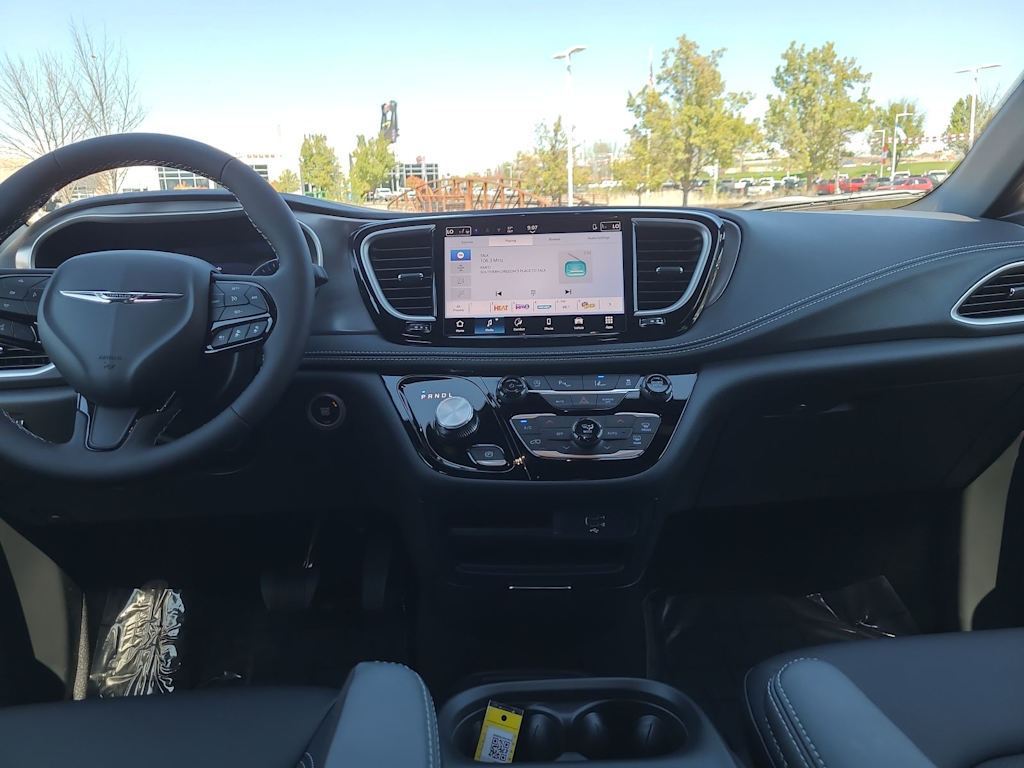 Thumbnail: 2026 Chrysler Pacifica - 2