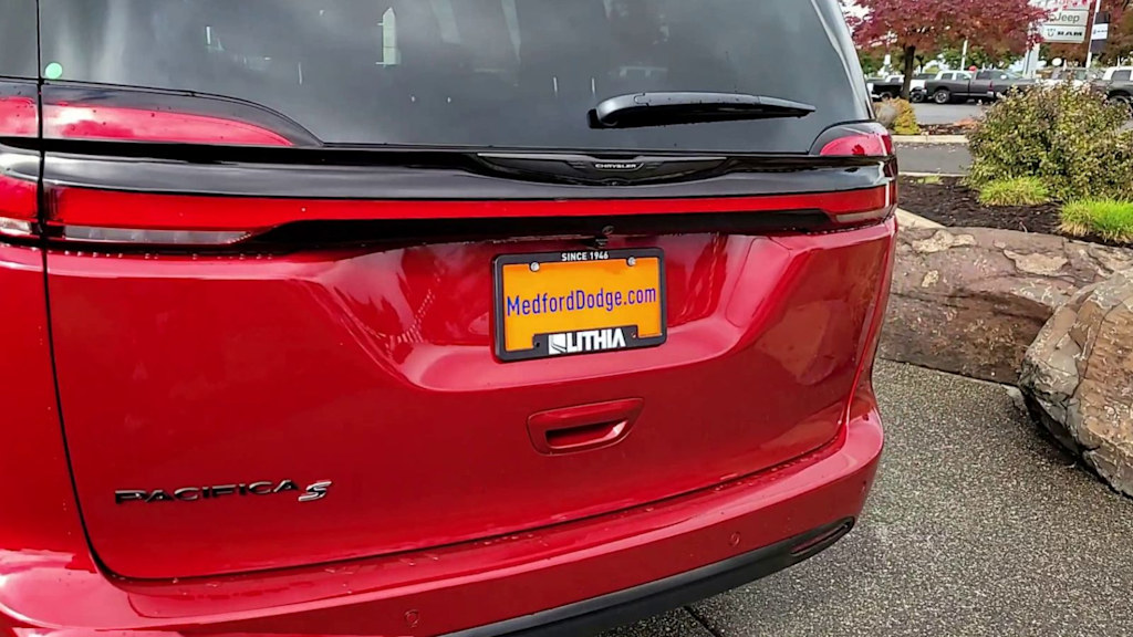 Thumbnail: 2026 Chrysler Pacifica - 21