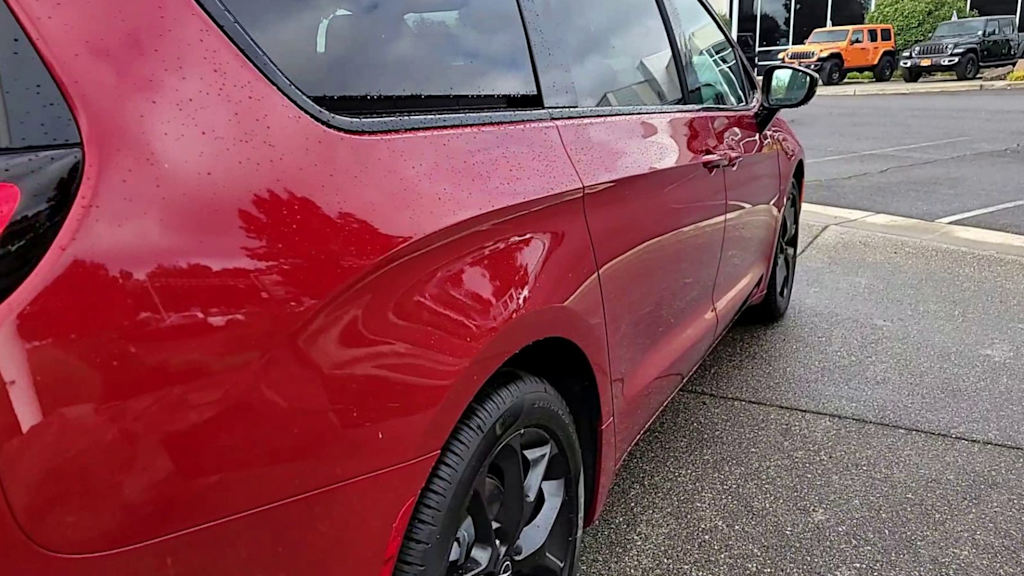 Thumbnail: 2026 Chrysler Pacifica - 7