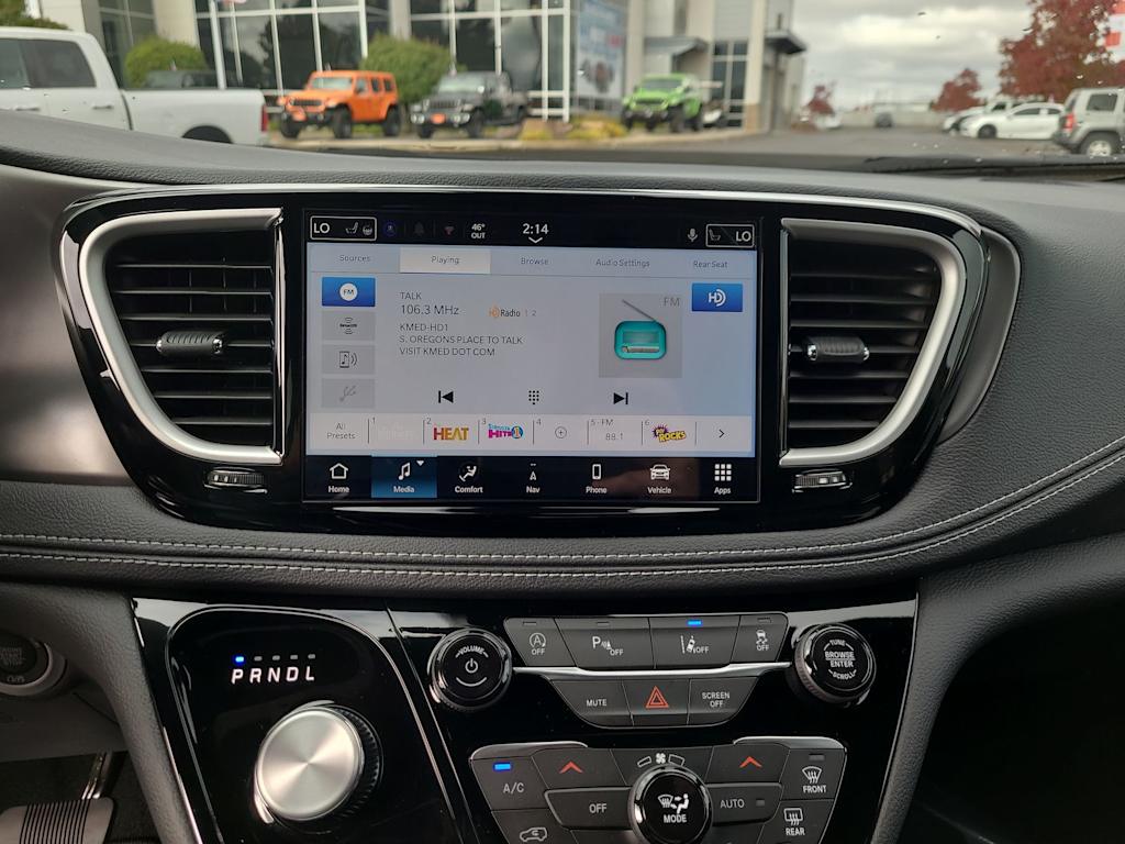 Thumbnail: 2026 Chrysler Pacifica - 13