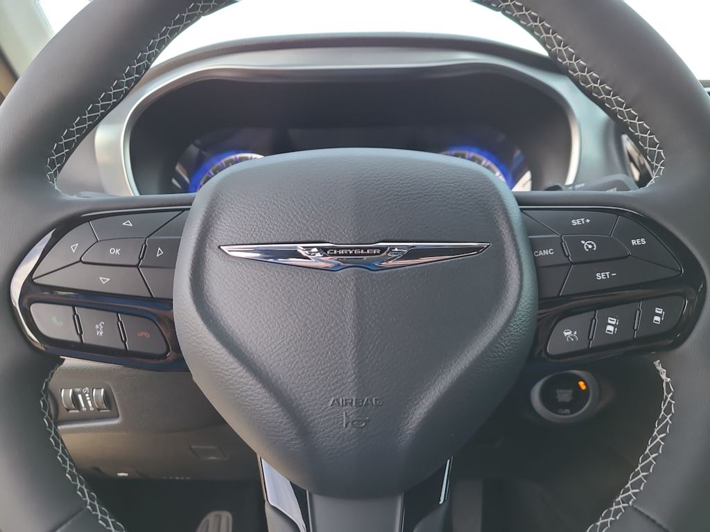 Thumbnail: 2026 Chrysler Pacifica - 28