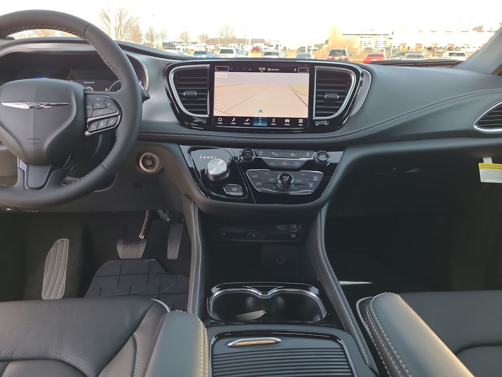 Thumbnail: 2026 Chrysler Pacifica - 2