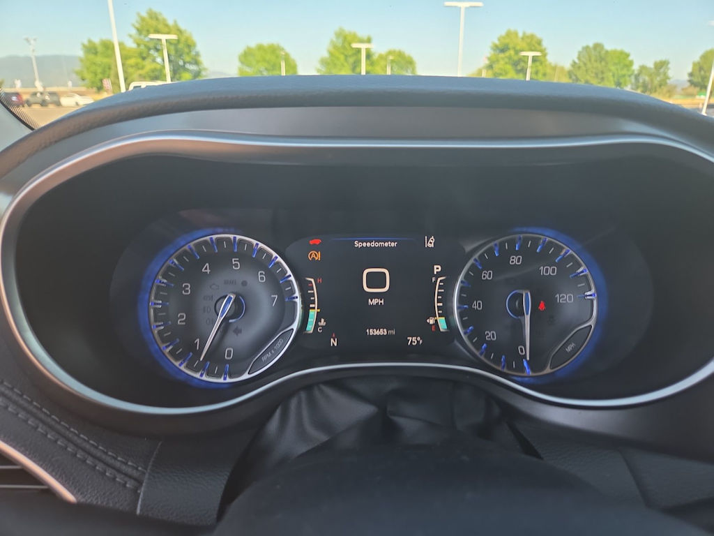 Thumbnail: 2017 Chrysler Pacifica - 15
