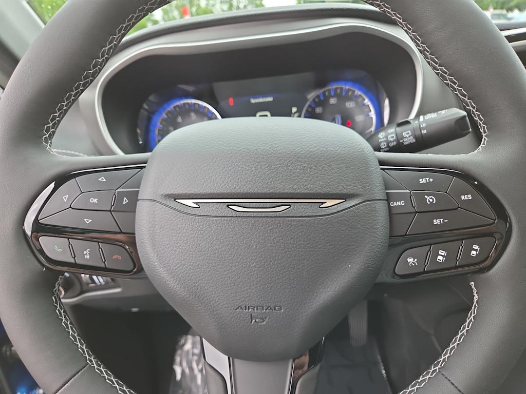 Thumbnail: 2027 Chrysler Pacifica - 29