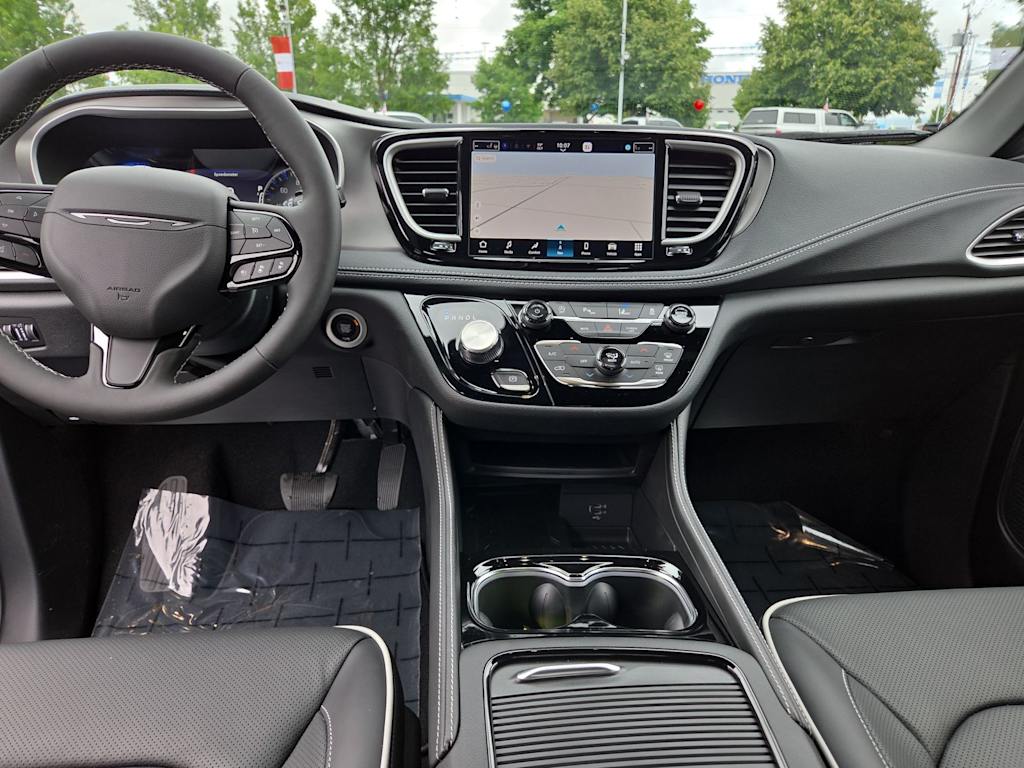 Thumbnail: 2027 Chrysler Pacifica - 2