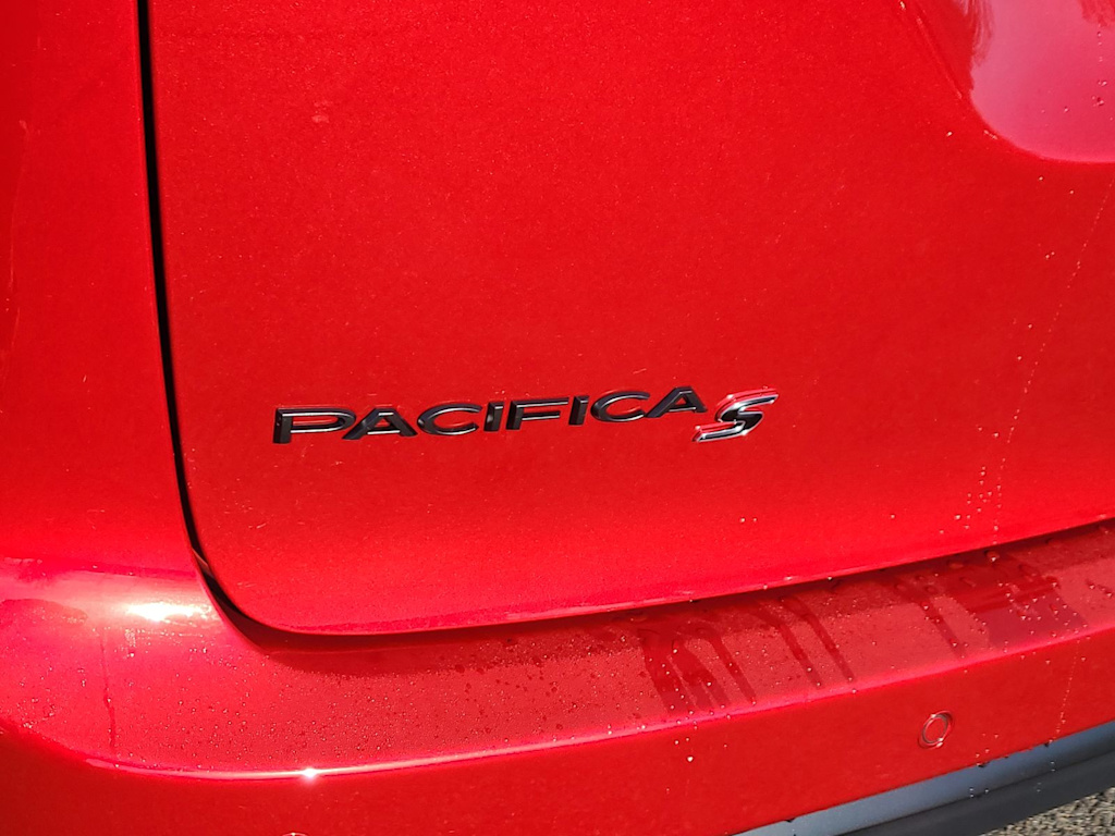 Thumbnail: 2026 Chrysler Pacifica - 7