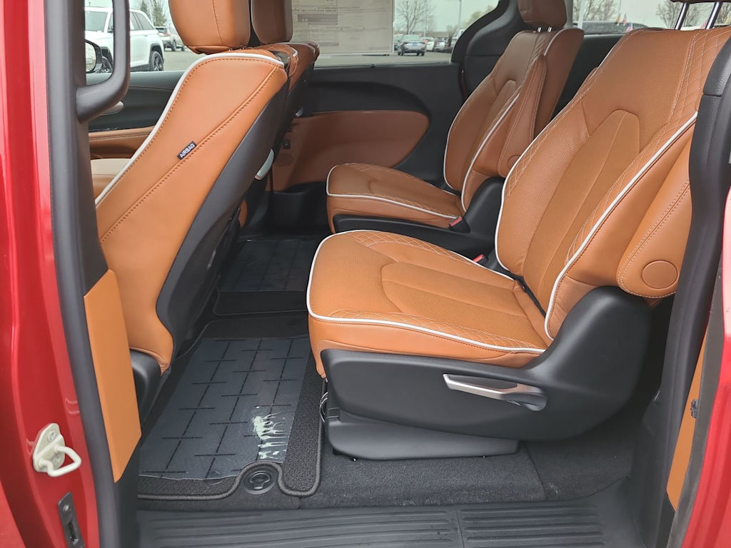 Thumbnail: 2026 Chrysler Pacifica - 27