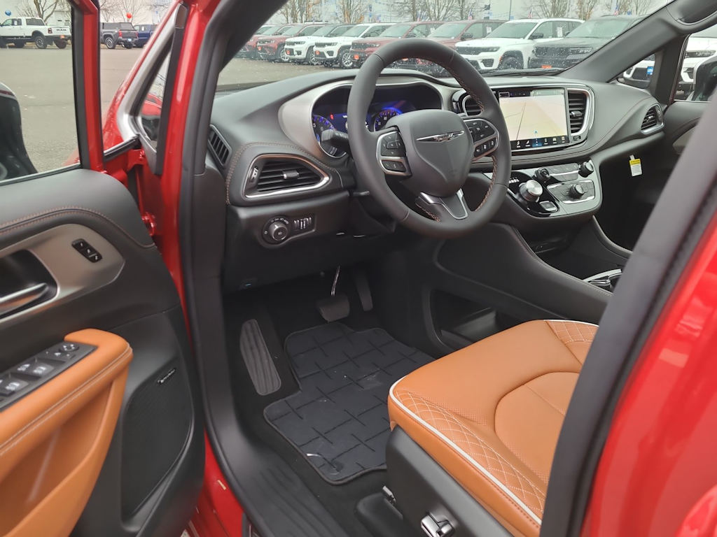 Thumbnail: 2026 Chrysler Pacifica - 2