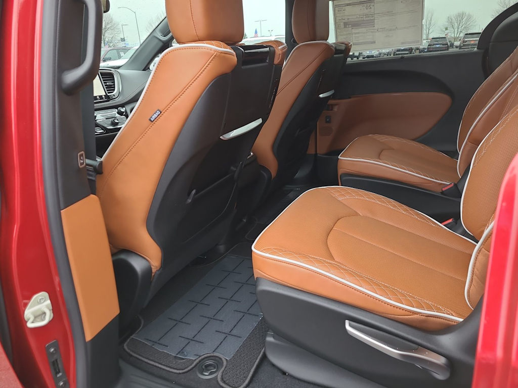 Thumbnail: 2026 Chrysler Pacifica - 13