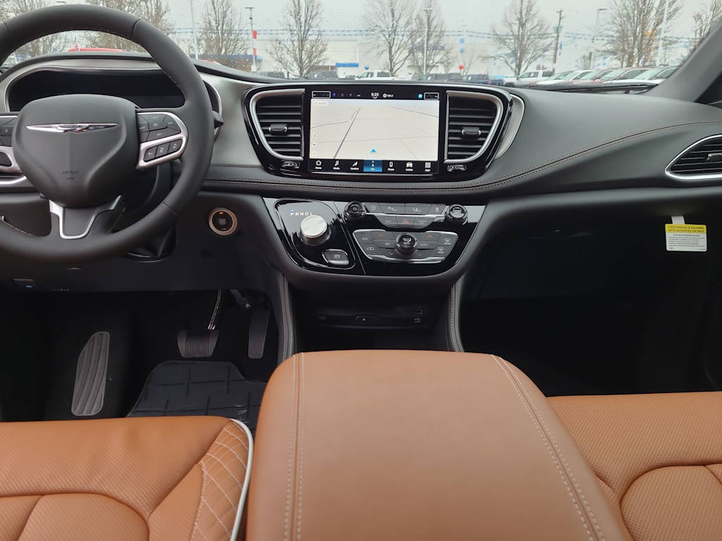 Thumbnail: 2026 Chrysler Pacifica - 10