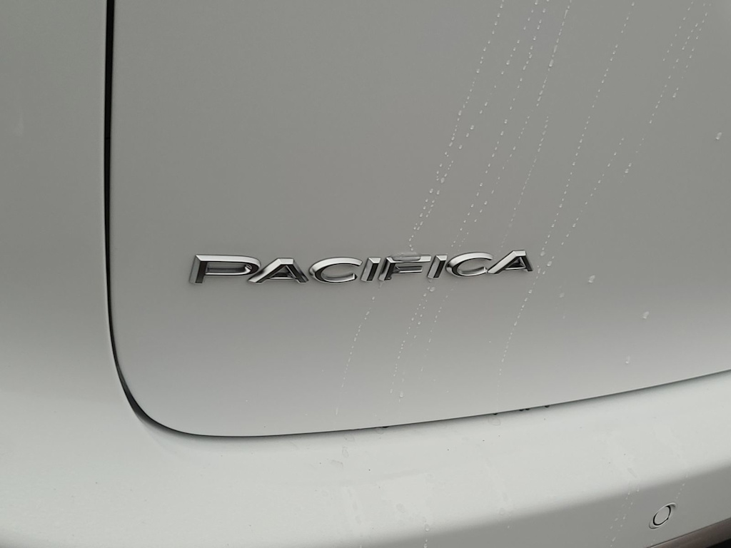 Thumbnail: 2026 Chrysler Pacifica - 7